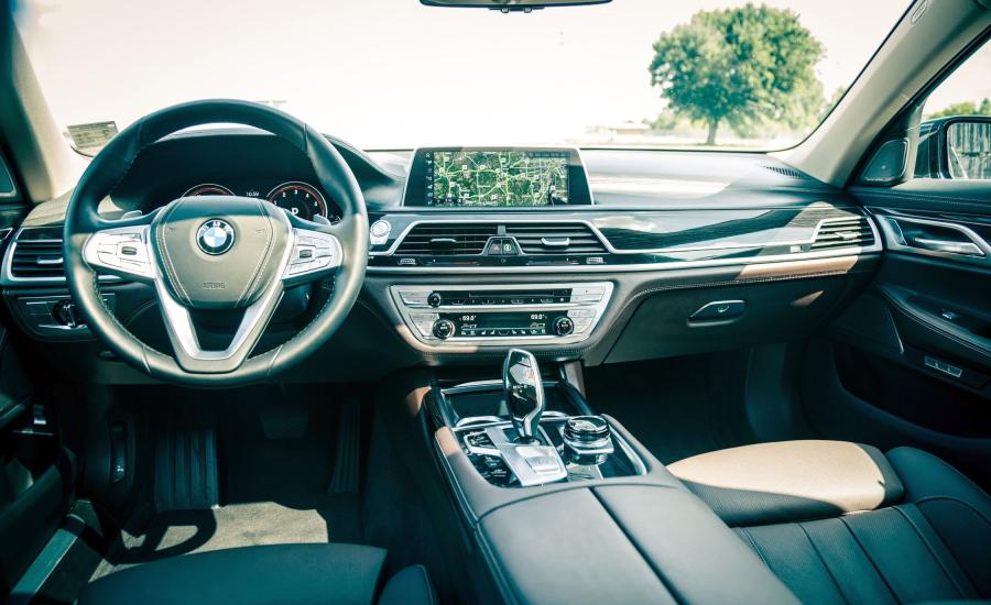 Торпедо BMW 740i 2016 года  (NA) (фото 10 из 10)